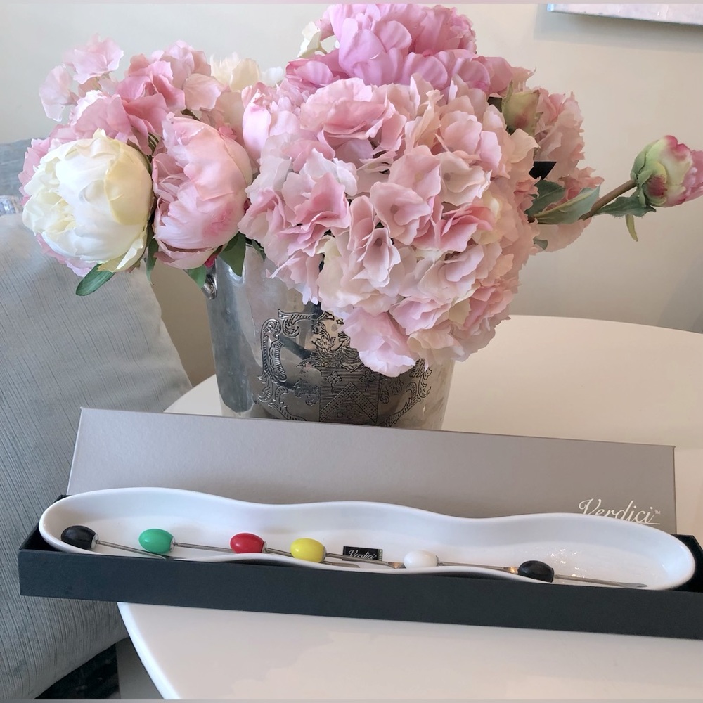 VERDICI Design Olive Tray White Porcelain with 6 olive picks
